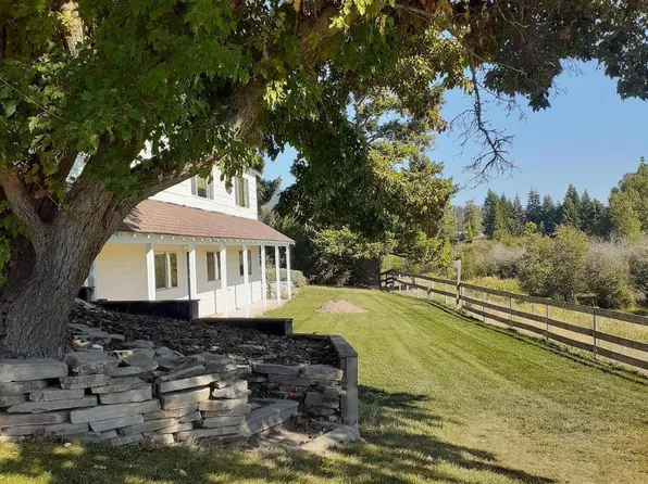 1516 Oxford Rd, Bonners Ferry, ID 83805