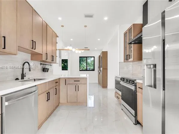 12051 NW 3rd Ave #12051, Miami, FL 33168