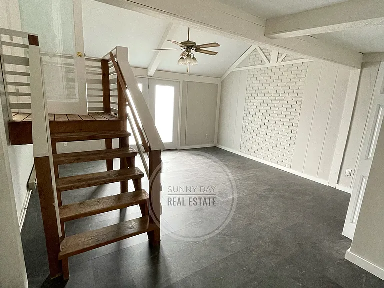 1115 Prickett Ave — Photo 21