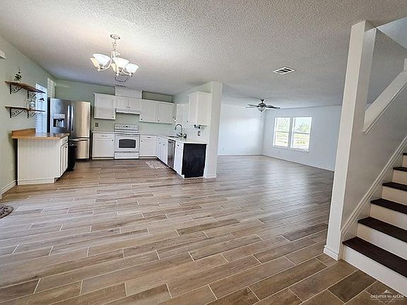 4th image of 3217 Queens Ave