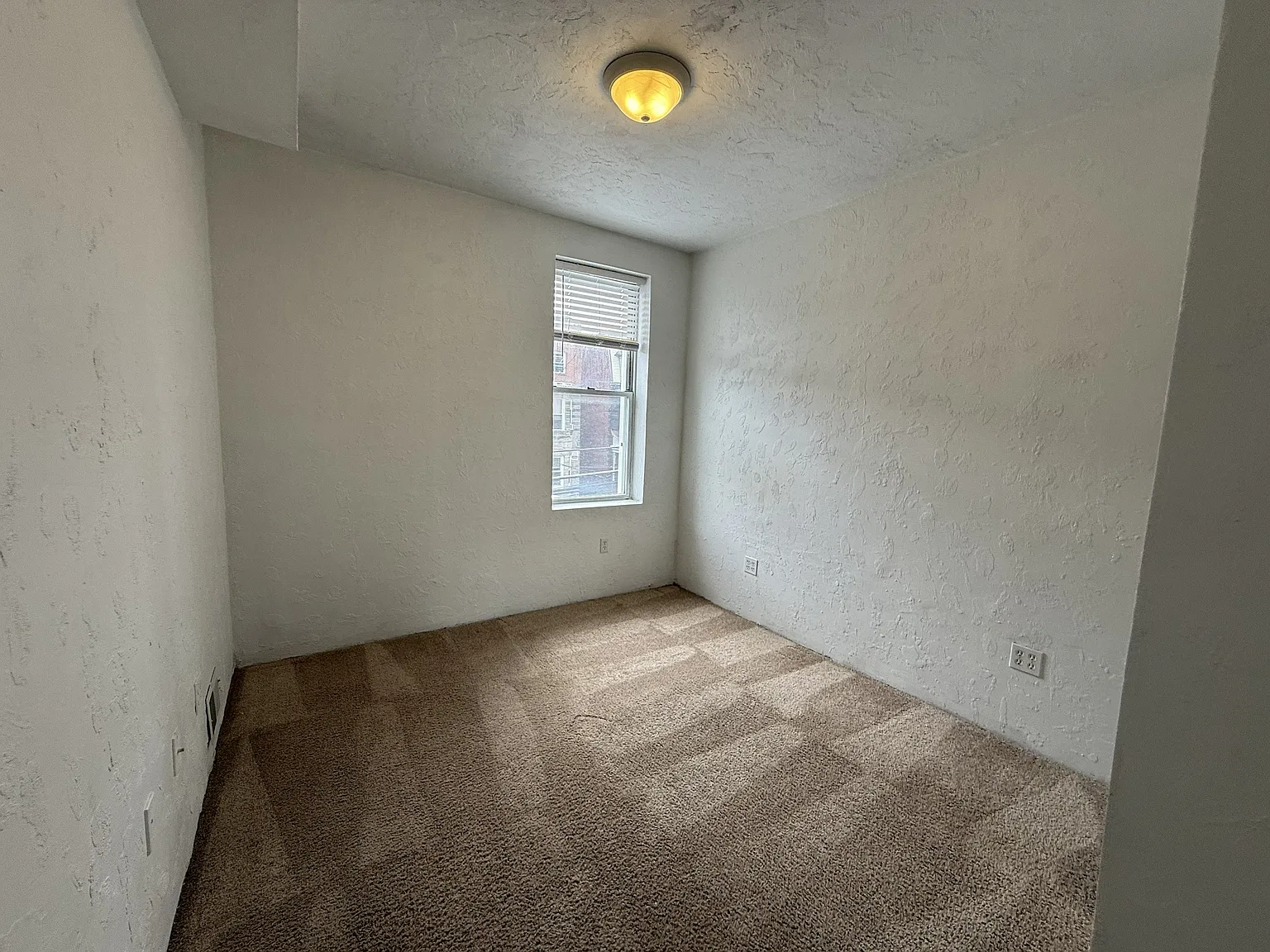 2 bed, 795 sqft, $1,600 — Photo 2