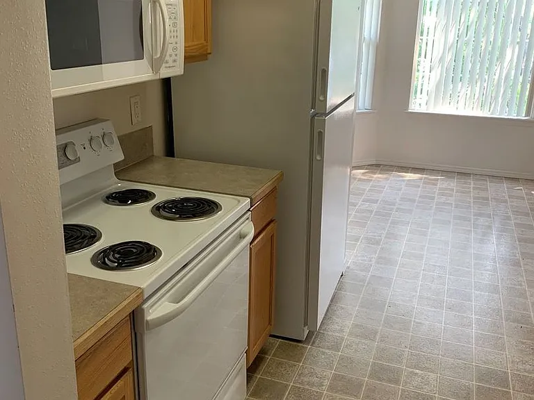 Roosevelt - 1496 — Photo 12
