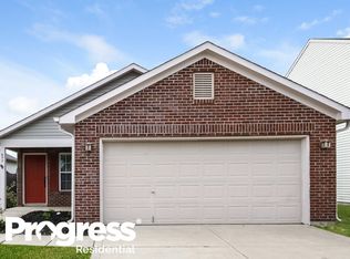 652 Locust Grove Ln, Greenwood, IN