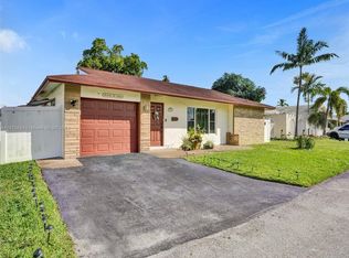 7616 NW 69th Ave, Tamarac, FL 33321