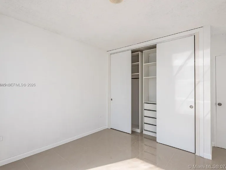 7545 E Treasure Dr #2H — Photo 21