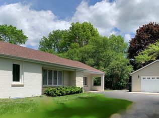 945 Sanders Rd, Northbrook, IL 60062