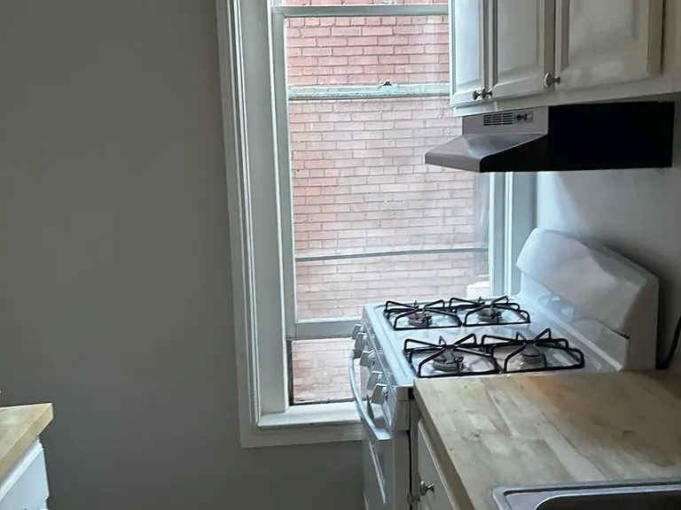 208 W Ormsby Ave. — Photo 10