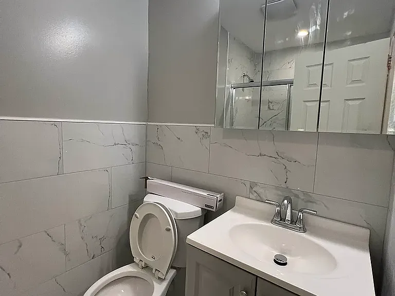 1276 E 85th St #1 — Photo 11