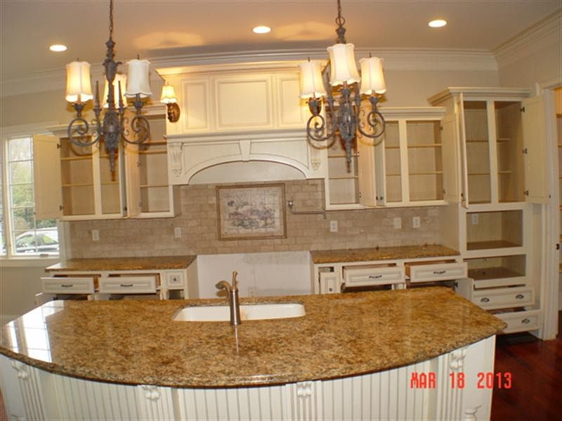 2nd image of 803 Beauhaven Ln