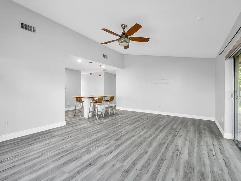 23073 SW 56th Ave — Photo 5