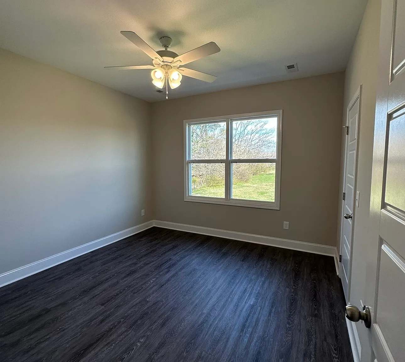 119 West Rossview Road Building 3 - Q — Photo 2