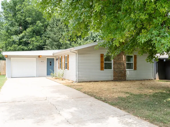 2633 W Phelps Street, Springfield, MO 65802