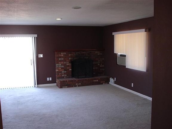 5th image of 16152 Colina St