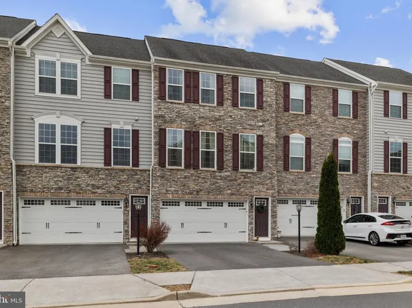 135 Hornbeam Dr, Lake Frederick, VA 22630