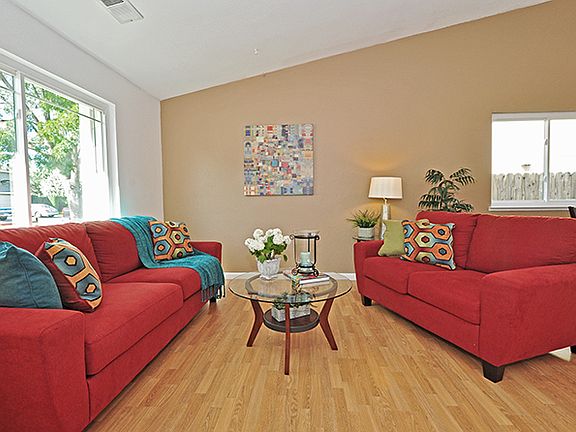 3rd image of 781 Prairie Dunes Dr