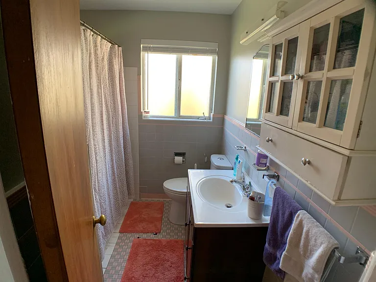 727 Clermont St — Photo 16