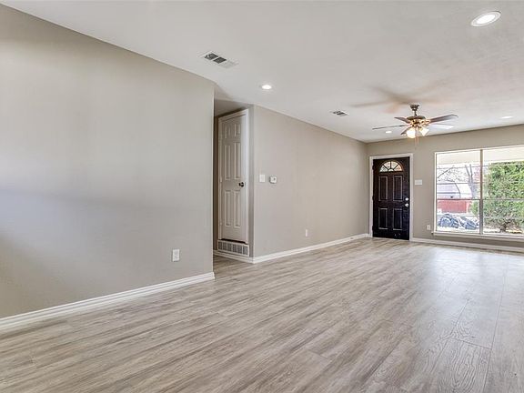 4th image of 606 Blueberry Ln