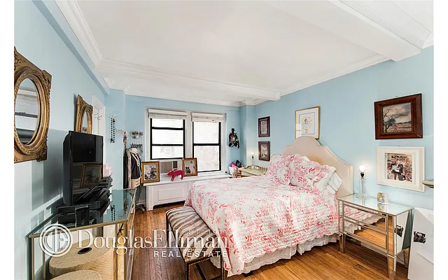 Sold by Douglas Elliman | media 14