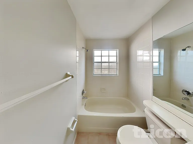 4944 Harbor Woods Dr — Photo 12