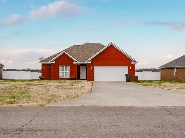 147 Hubert Rd, New Market, AL 35761