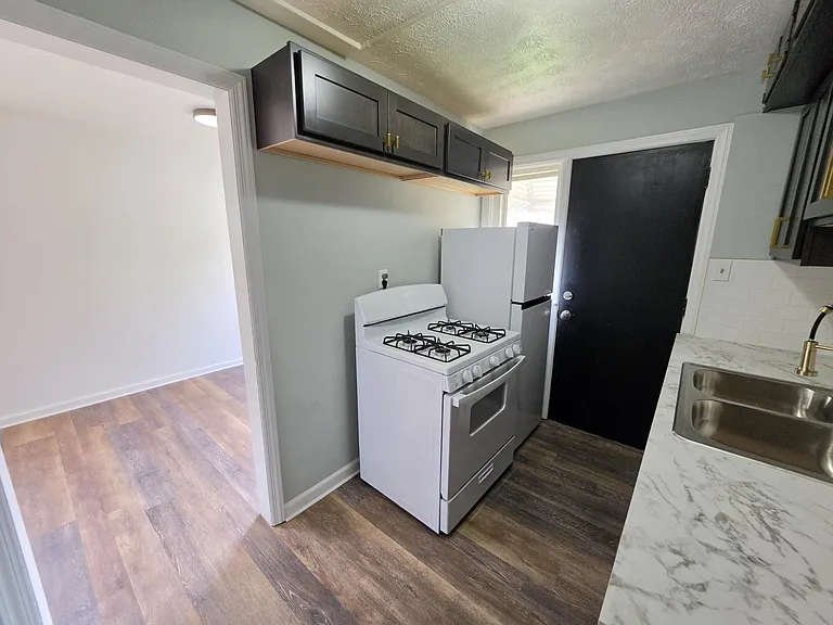 21610 Crystal Ave — Photo 6