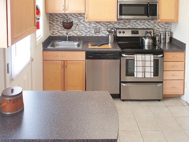 Kingsley Commons Townhouses Kitchen