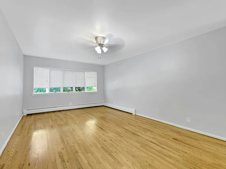 207 E Passaic Ave #1 — Photo 2