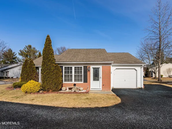 24 Jaffreyton Close, Freehold, NJ 07728