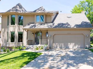 10322 Z St, Omaha, NE 68127
