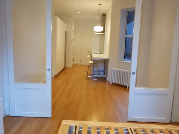 194 Bleecker Street image 5 of 11