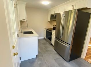 84 Crest Rd, Lynnfield, MA 01940