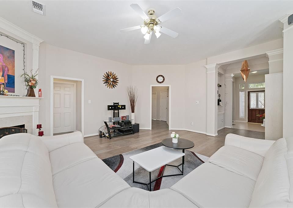 1st image of 1515 Thunder Lake Lane