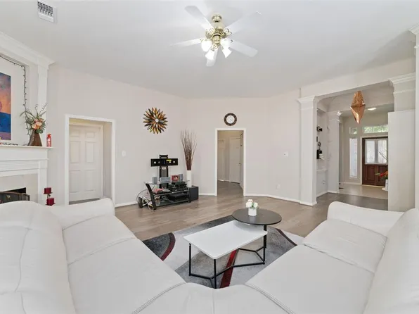 1515 Thunder Lake Lane, Sugar Land, TX 77498