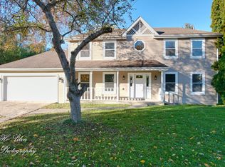 331 Cornell Ln, Algonquin, IL 60102