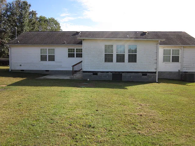3 bed, 1900 sqft, $1,500 — Photo 3