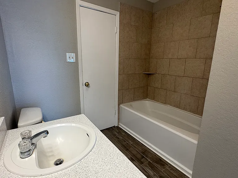 3813 Coates Cir — Photo 24