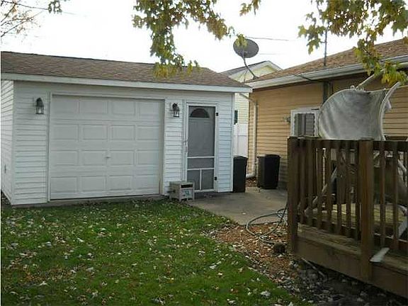4th image of 25 Lafayette Dr