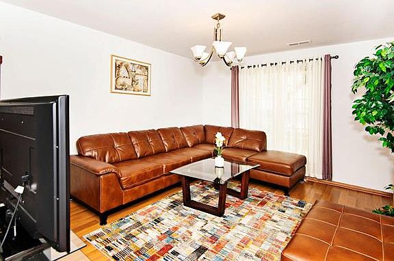 4th image of 4026 Paule Ave