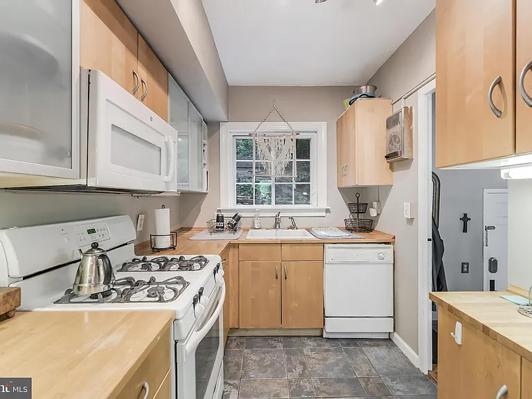 3507 Valley Dr — Photo 8