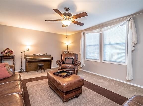 5th image of 2907 Meadow Bluff Dr