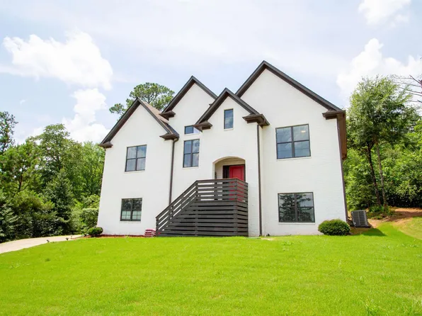 524 Sterling Lakes Way, Bessemer, AL 35022