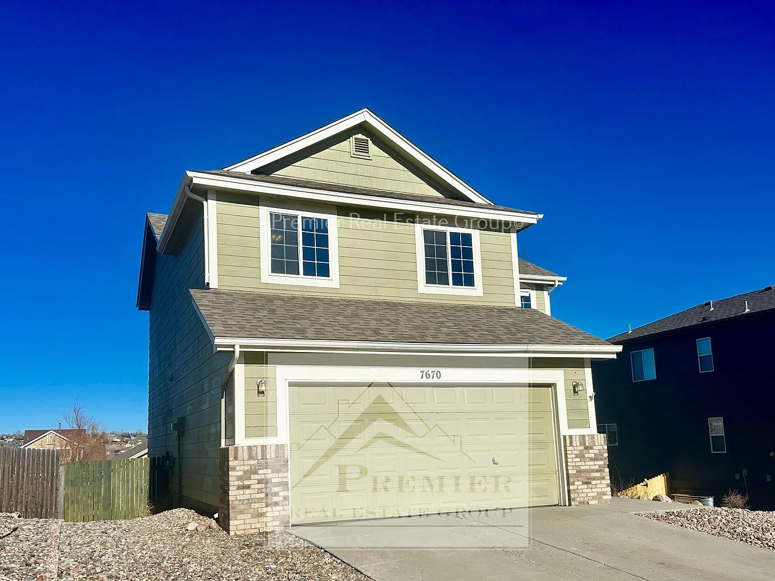 5 bed, 3.5 bath, 2317 sqft, $2,395 — Photo 2