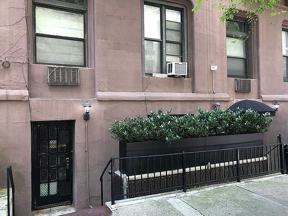 4th image of 134 W 82nd St APT 1D