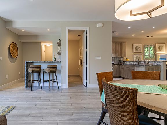 5th image of 19 Largo Ave