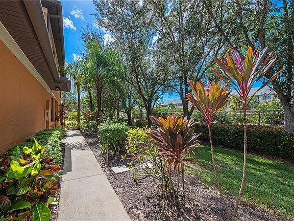 2nd image of 3797 Pino Vista Way Unit 202