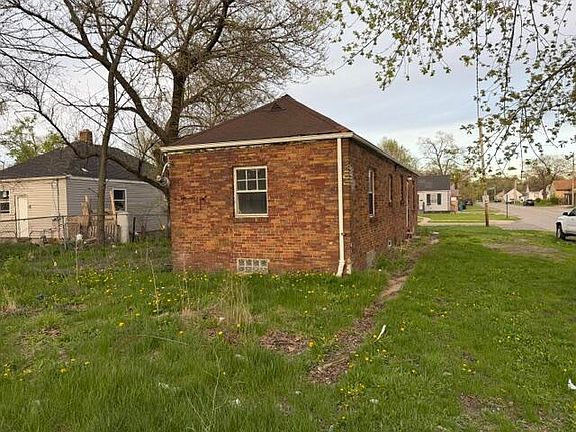 2nd image of 574 Ralston St