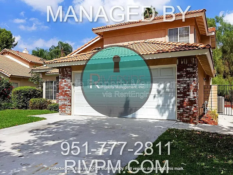 549 Bruin Dr — Photo 2