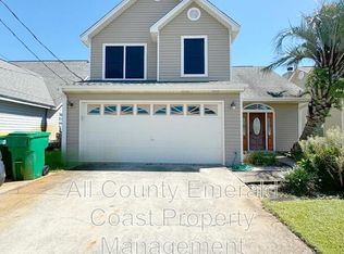 420 Sandy Ridge Cir, Mary Esther, FL 32569