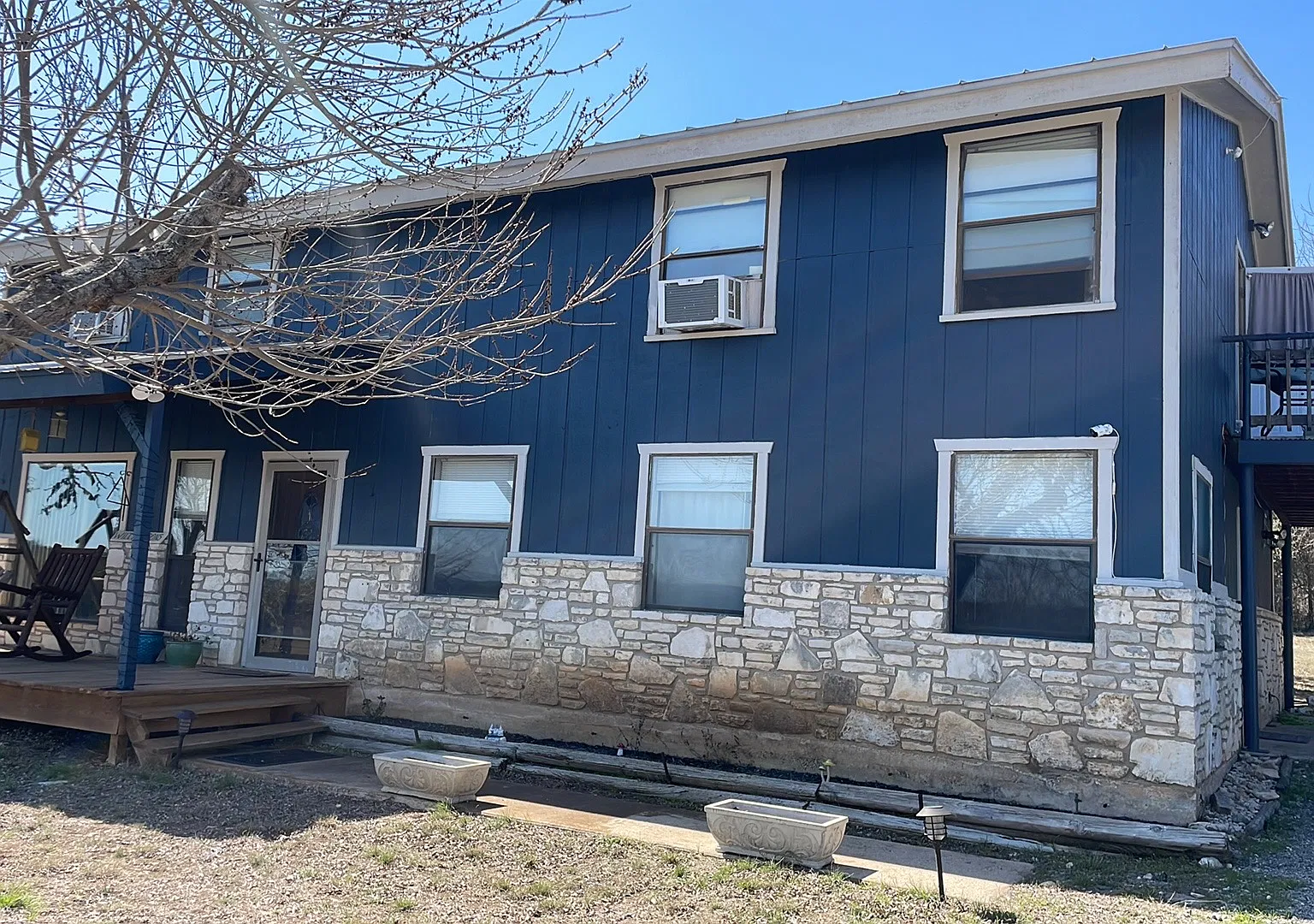 5 bed, 3000 sqft, $1,900 — Photo 1