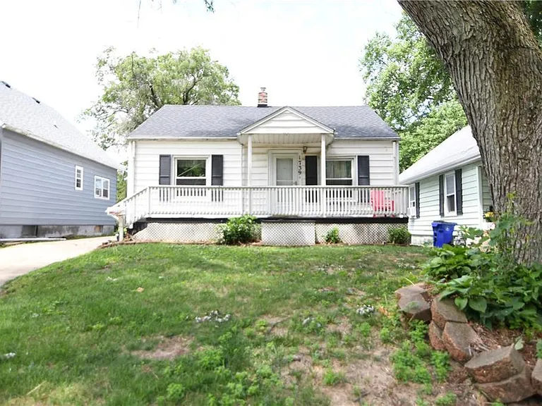 1739 N Gulick Ave — Photo 1